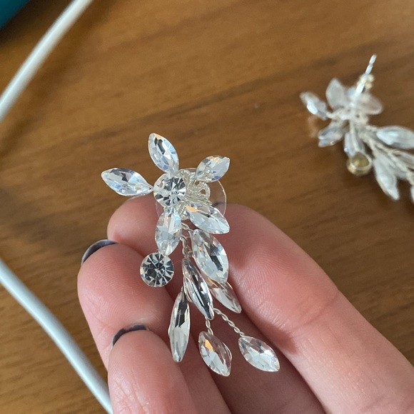 Used once dareth colburn earrings - Picture 4 of 4